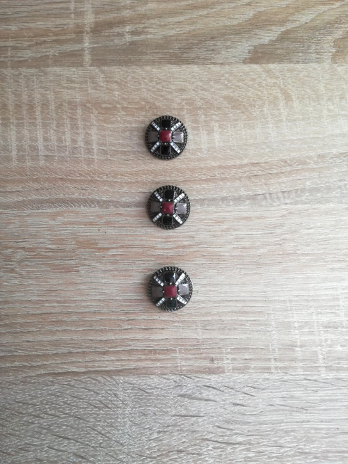 Kovový gombík v.26mm — foto 2