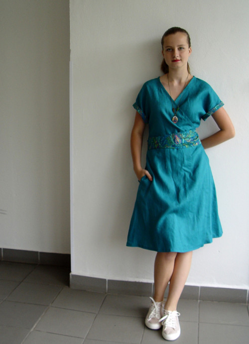 Lněné šaty - HLUBOKÉ EGEJSKÉ MOŘE — foto 2