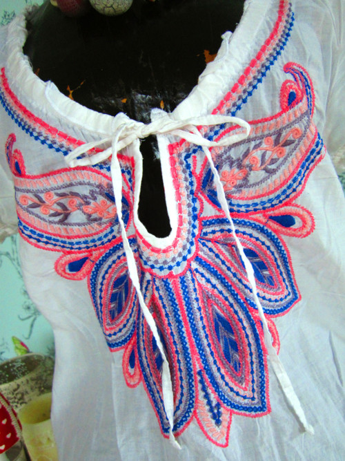 Halenka folklórek vyšívaný — foto 2