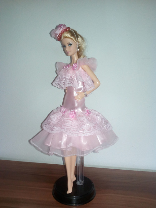 Výprodej - Růžové šaty pro Barbie — foto 2