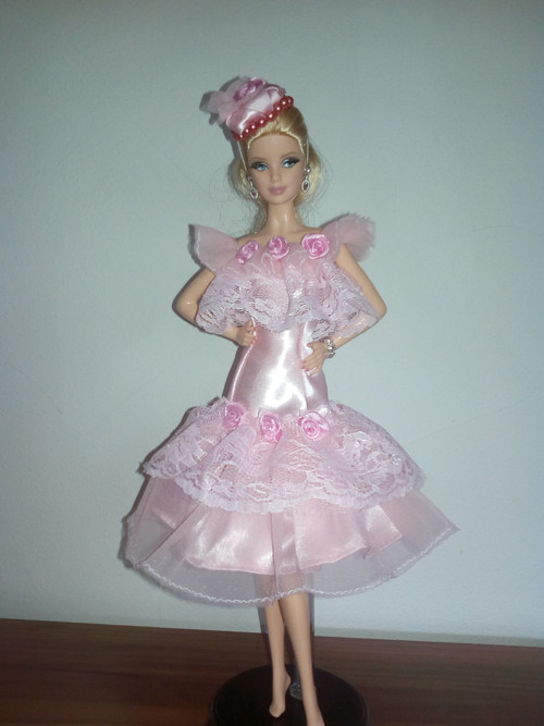 Výprodej - Růžové šaty pro Barbie — foto 3