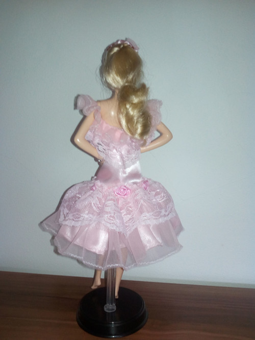 Výprodej - Růžové šaty pro Barbie — foto 4
