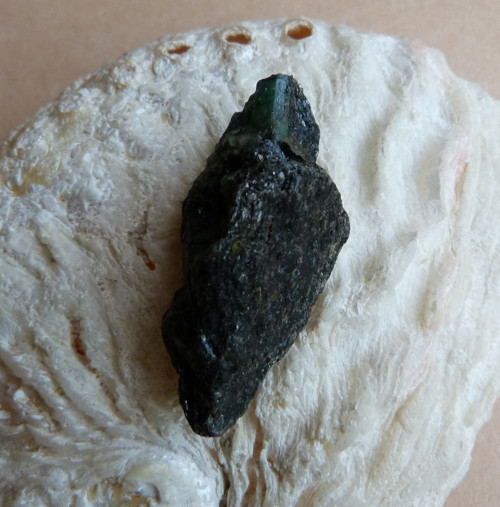Smaragd surový - 4,3 cm — foto 5