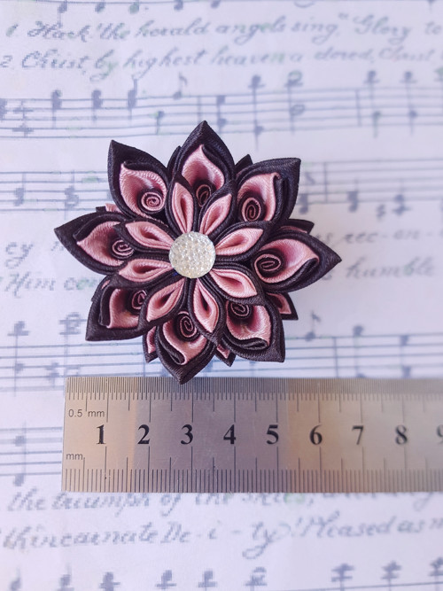 Brož kanzashi — foto 2