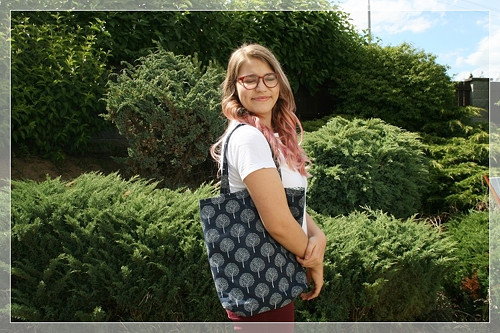 Nákupka modrá se stromy — foto 6