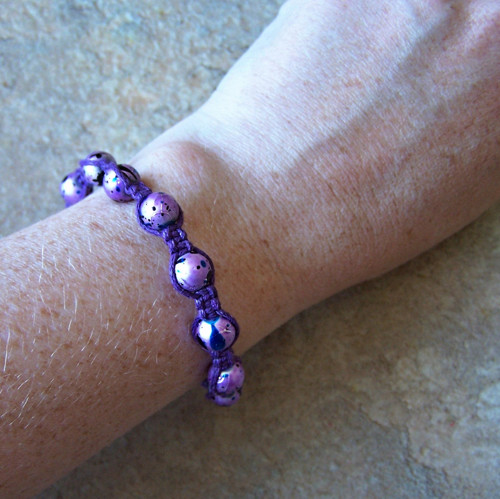 Náramek macramé/shamballa - fialový — foto 4