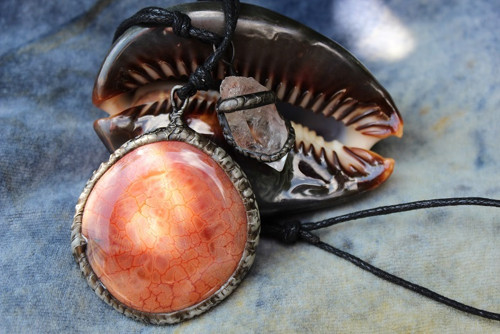 OHNIVÝ AMULET - originální cínovaný náhrdelník — foto 2