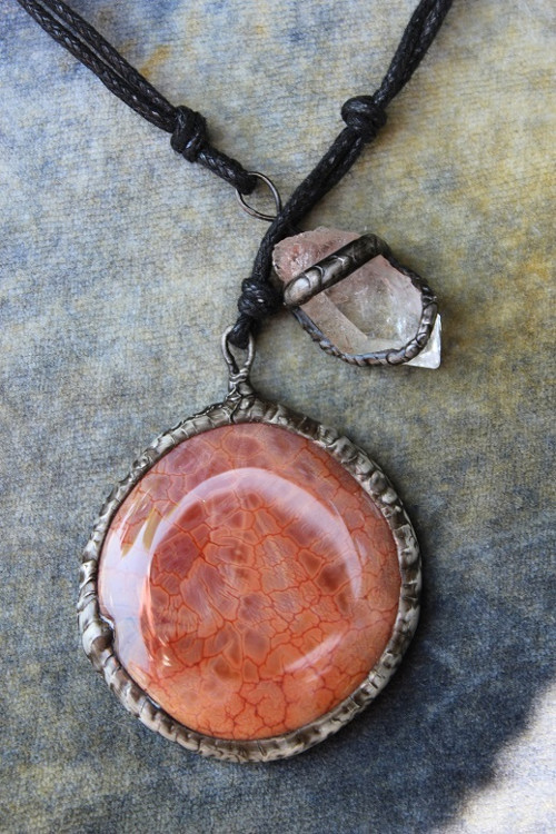 OHNIVÝ AMULET - originální cínovaný náhrdelník — foto 3