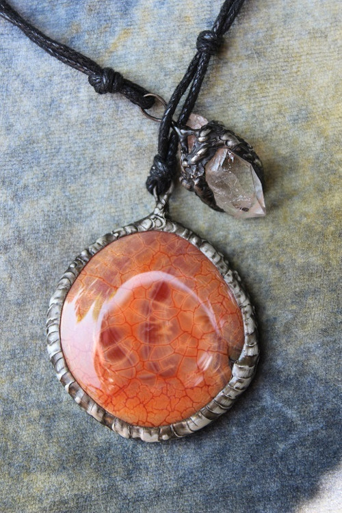 OHNIVÝ AMULET - originální cínovaný náhrdelník — foto 4