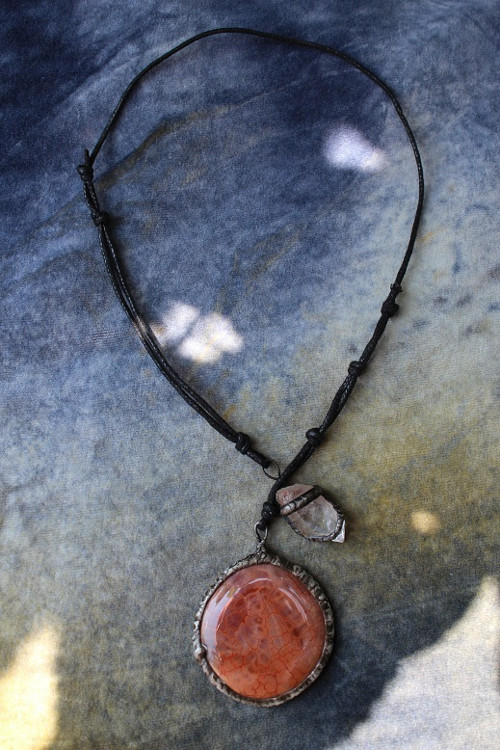 OHNIVÝ AMULET - originální cínovaný náhrdelník — foto 5