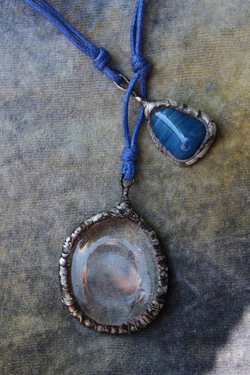KŘIŠŤÁLOVÝ AMULET - cínovaný náhrdelník — foto 4