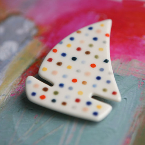 Barevná plavba....loď vyplouvá (porcelánová brož) — foto 3