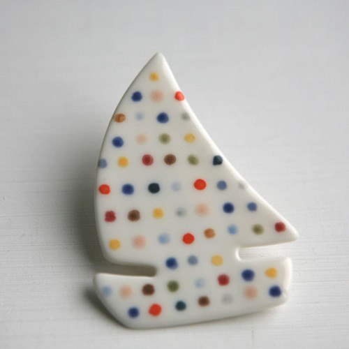 Barevná plavba....loď vyplouvá (porcelánová brož) — foto 4