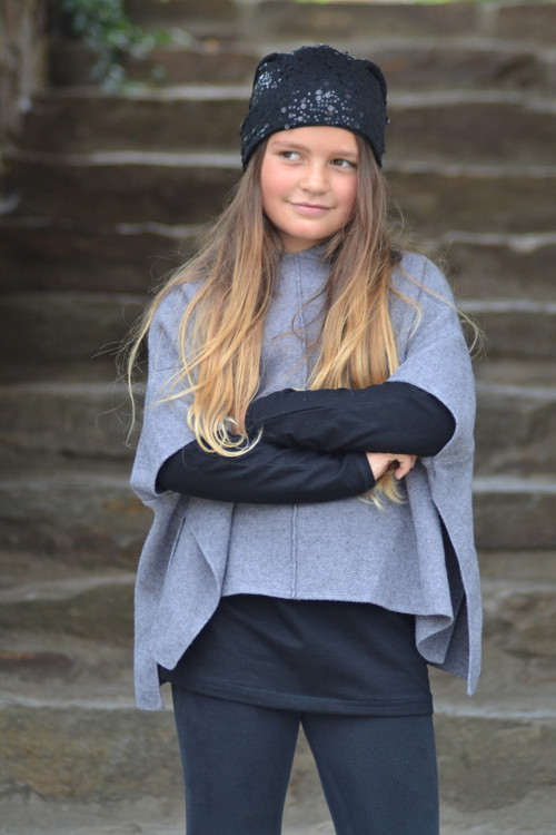 Šmoulí čepka flitrová, černá — foto 2