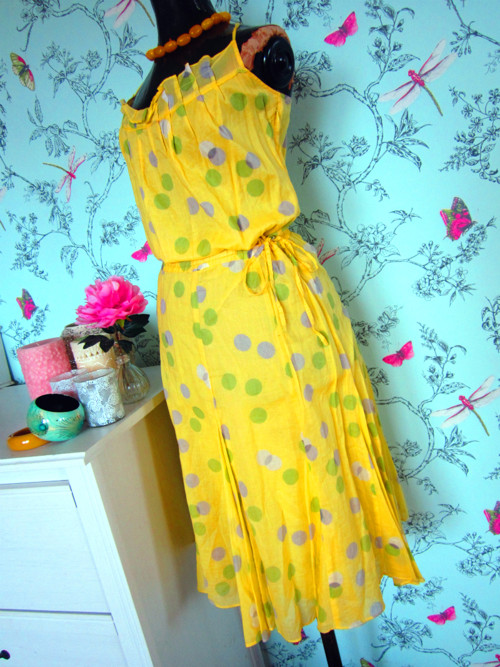 Rozkošné retro dots šatečky — foto 3