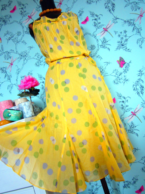 Rozkošné retro dots šatečky — foto 4