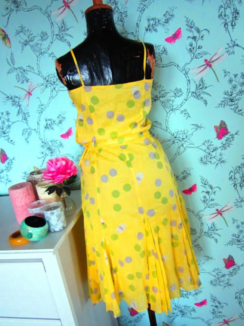 Rozkošné retro dots šatečky — foto 5