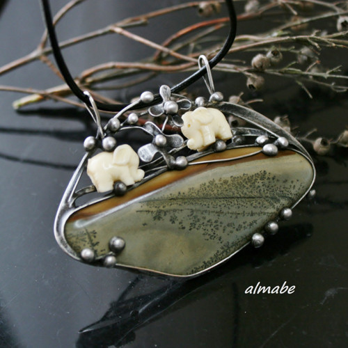 Setkání na cestě (porcelanit) — foto 5