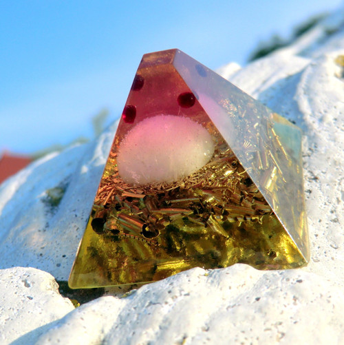 Pyramida - Růženín granát / pro Lásku — foto 3