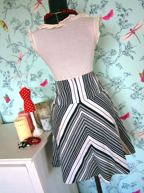 Sukénka black&white stripes — foto 4