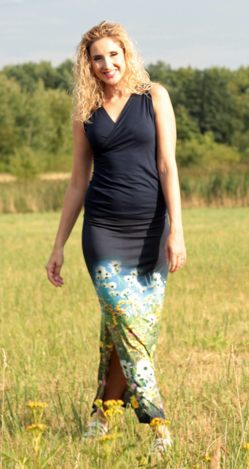 Dlouhá sukně s květy — foto 2