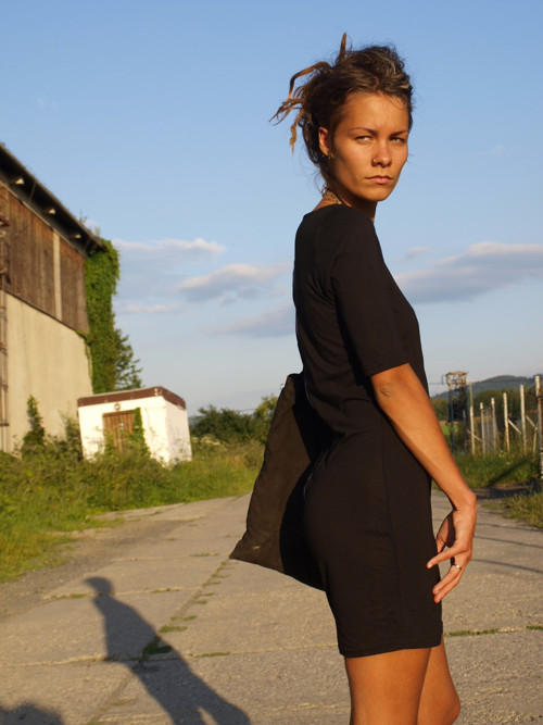 Černé s fialový zipem — foto 5