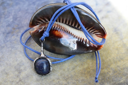 LAPIS LAZULI - cínovaný přívěsek — foto 2