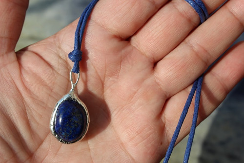 AMULET LAPISOVÝ - cínovaný přívěsek — foto 3
