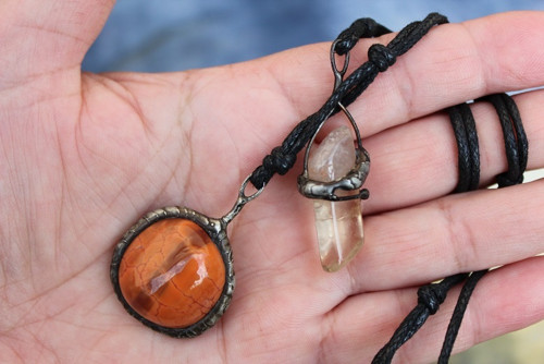 OHNIVÝ AMULET - originální cínovaný šperk — foto 3
