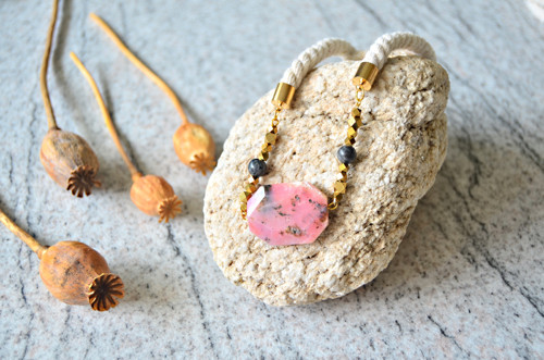 Náhrdelník Gold Beads Pink Opal Spectrolite — foto 5