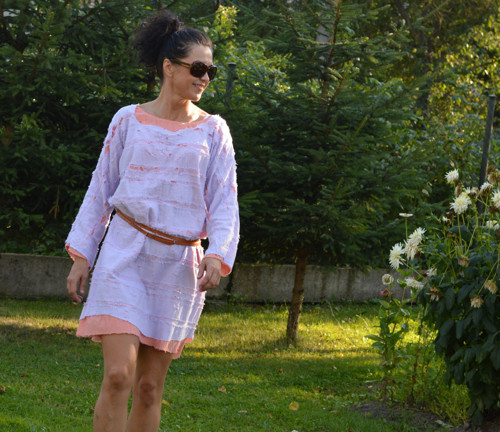 Dvojfarebné bavlnené letné šaty. — foto 3