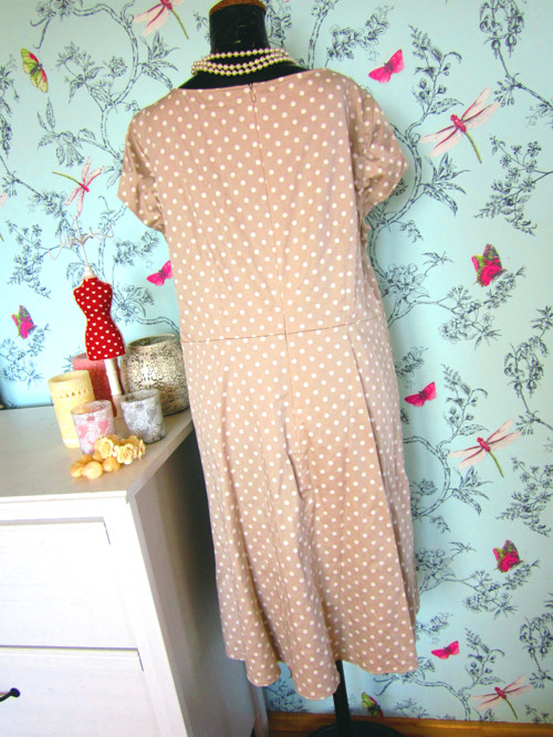 Šaty cream&dots,,VĚTŠÍ — foto 5