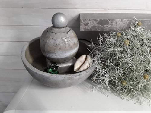 Beton-fontána "Concrete sphere" — foto 3