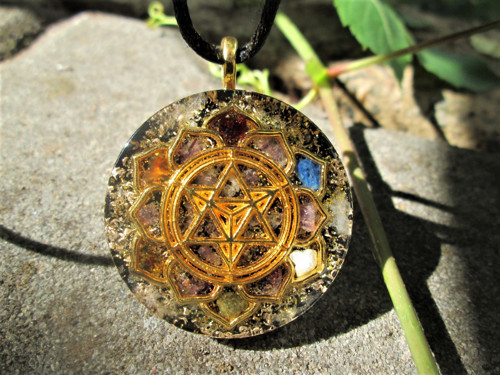 Org. šperk ,, Sri Yantra v čakrách " — foto 2