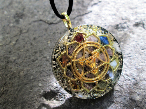 Org. šperk ,, Sri Yantra v čakrách " — foto 4