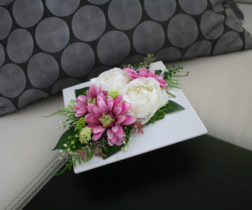 Ikebana s kaméliemi a chryzantémami — foto 3