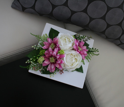 Ikebana s kaméliemi a chryzantémami — foto 4