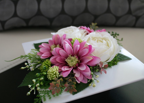 Ikebana s kaméliemi a chryzantémami — foto 5