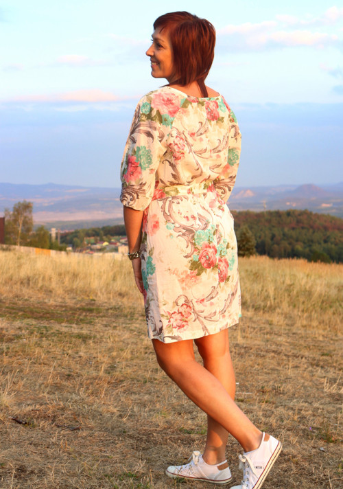 Tunikové šaty — foto 3