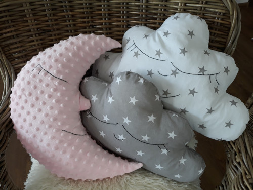 Měsíc dekorační polštář -minky — foto 2