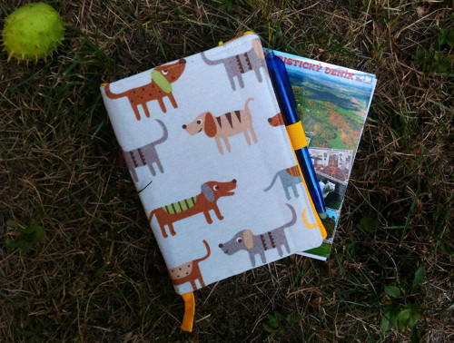 Obal na turistický deník s kapsičkou - pejsci — foto 2