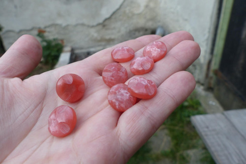 Šťavnatě..starý knoflík — foto 2