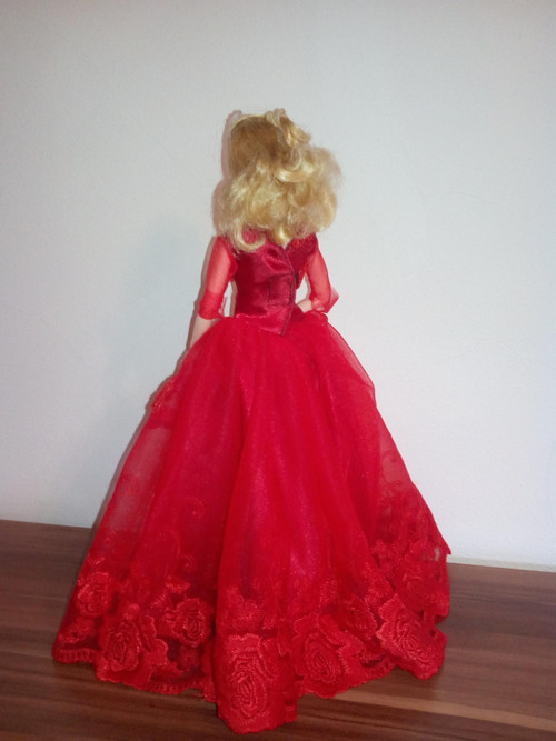 Pro princeznu Barbie + korunka — foto 3