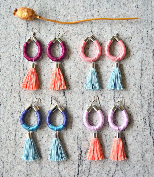 Visací náušnice SILVER BORDEAUX SALMON TASSEL — foto 5