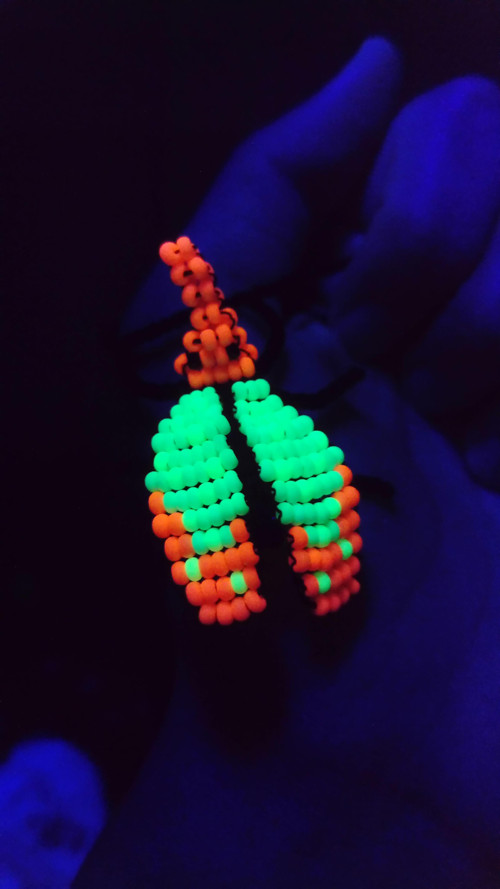 Náhrdelník UV Pink-Green Beetle — foto 2
