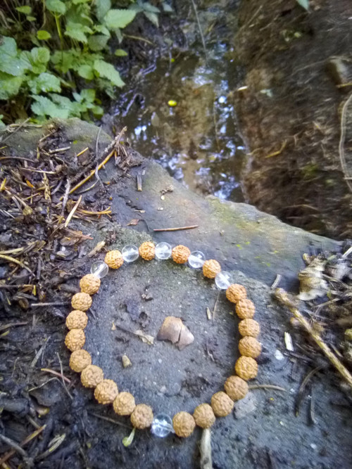 Náramek rudraksha a křišťál — foto 2