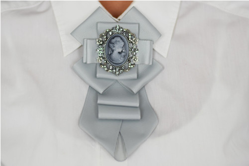Šedá bow brooch s kamejí — foto 2