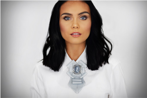 Šedá bow brooch s kamejí — foto 3