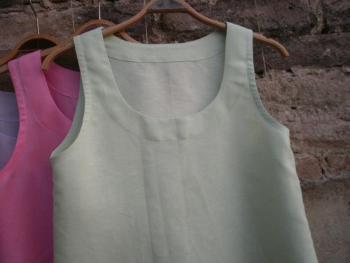 Lněný zelenkavý top — foto 4