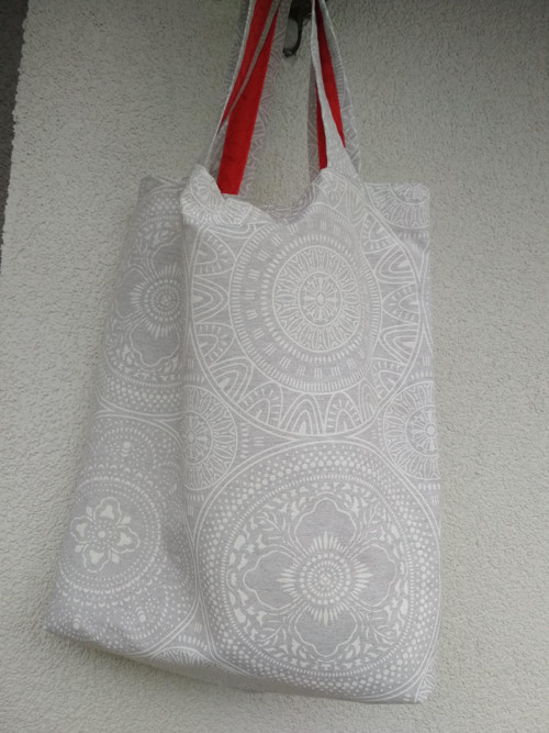 Mamdala bílo šedá — foto 2